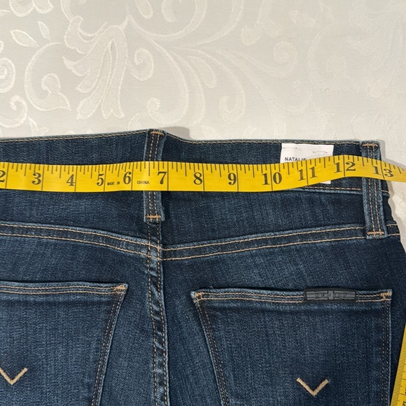 Hudson Jeans Natalie Mid-Rise Super Skinny Jeans. - Picture 9 of 11